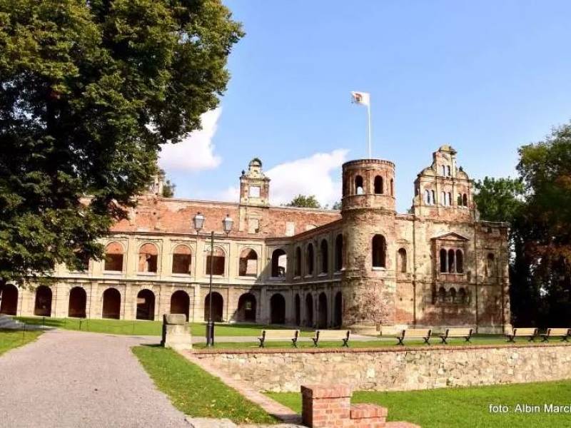 Pałac w Tworkowie - pierwotnie zamek z XVI wieku